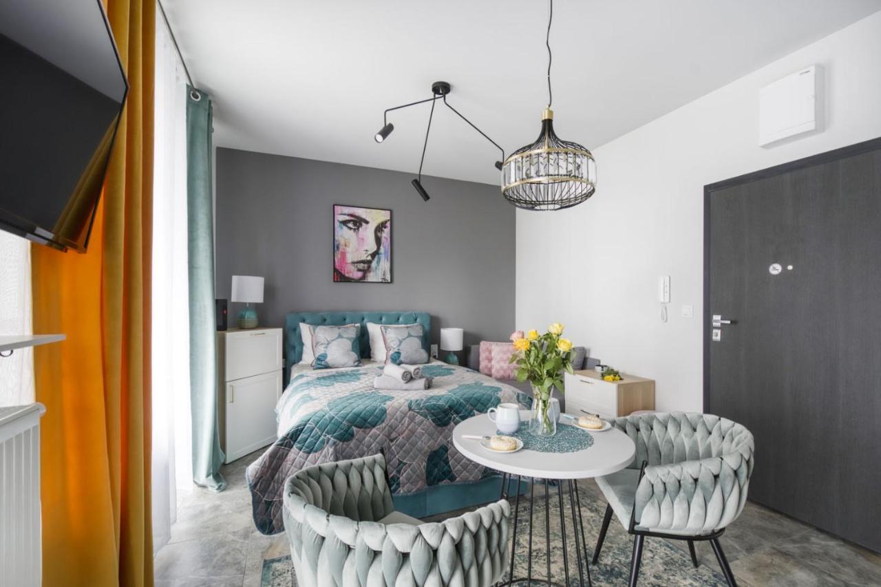 Apartamenty Metropark Krzemieniecka-Lux Варшава Екстериор снимка