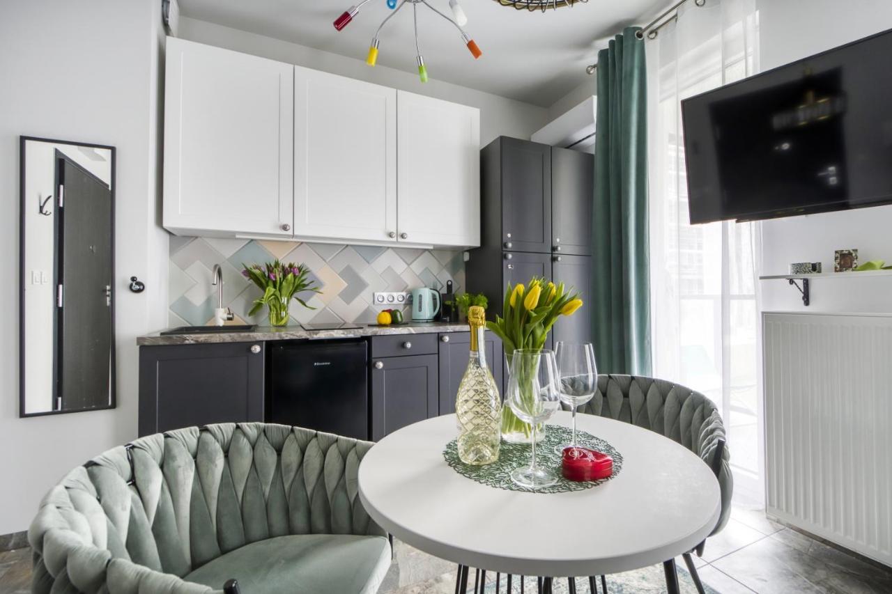 Apartamenty Metropark Krzemieniecka-Lux Варшава Екстериор снимка